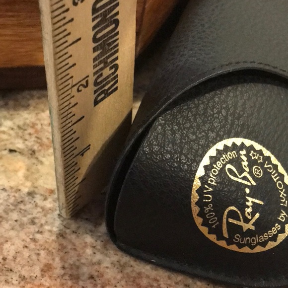 Ray-Ban Glasses Case - Picture 4 of 4